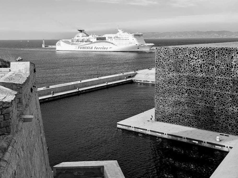 Apartamento Escapade Marseillaise Pres Des Terrasses Du Port Marsella Exterior foto